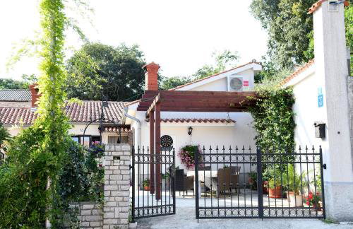 Nadia's house - Photo 40