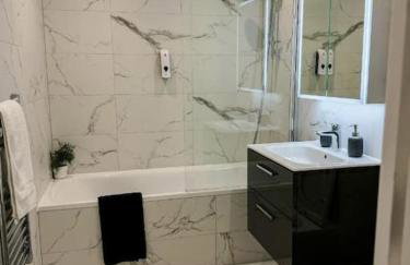 Stylish Madison Apartment with Balcony - FREE Car Parking - Hemel Hempstead Town Centre - Foto 6