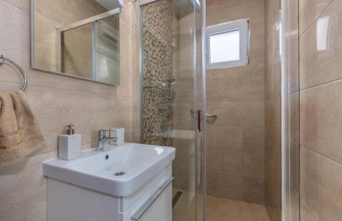 Lovely Home In Srinjine - Photo 22