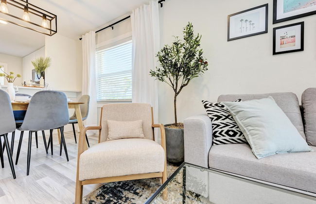 Charming Florida Beach Home w King Bed Patio - Photo 5