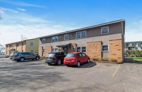 Tranquil 2BR Apt Mpls - 8073 Apt 1 - Foto 2