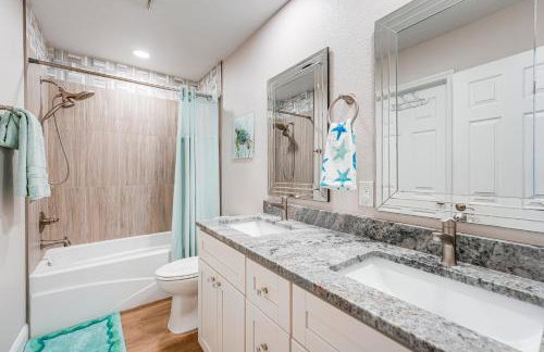 Beachfront Condo with Pool in Redington Shores - Foto 17