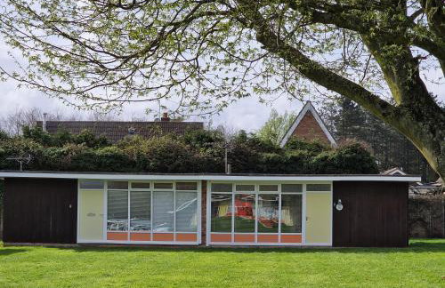 169 Broadside Holiday Chalet near Broads & Beaches - Photo 7