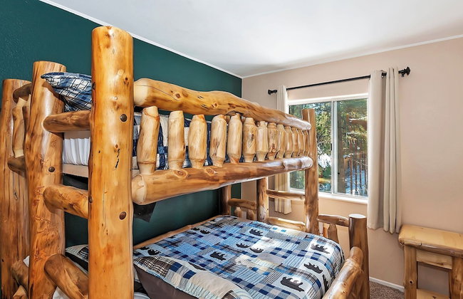 Mountain Palette by Avantstay Hot Tub, Game Room, Deck, Sweeping Views! - Photo 86