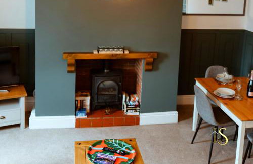 *Luke Stays Oswald Terrace* - Foto 11