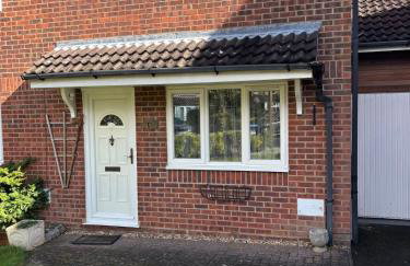 Cosy 2-bed semi-detached house by the lake - Foto 12