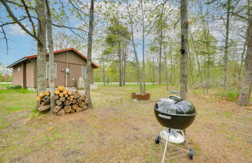 Cozy Onaway Vacation Rental with Deck and Fire Pit! - Foto 22
