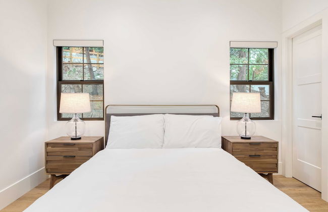 Luxury Retreat, 5mins to the Lake Game Room + Fire Pit Howlite by Avantstay - Foto 6