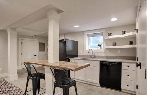 Private Daylight Basement - Near Downtown & Lake - Foto 4