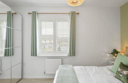 Stylish Home with Private Parking & Garden - Foto 8