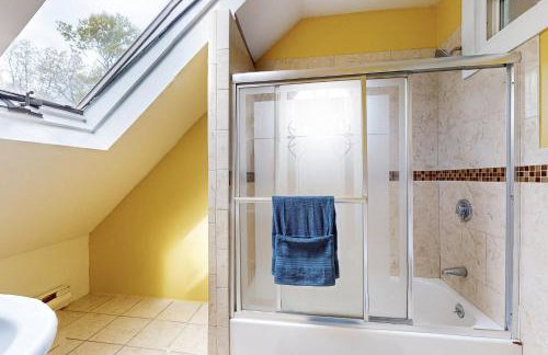 3 Mi to Franklin Park Zoo! Bright Residential Stay - Foto 19