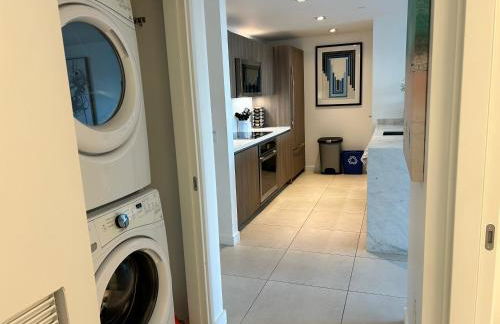 The Glamour of Upscale Downtown Ft. Lauderdale - Foto 8