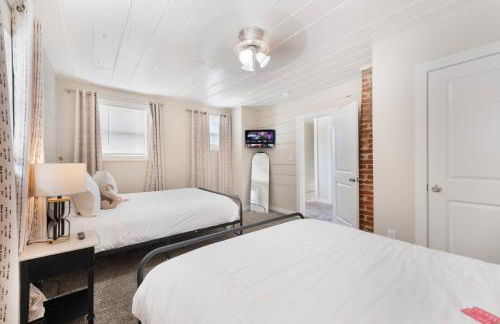 Stockyards- 4min Pet Friendly 3BR Luxe Gem - Foto 84