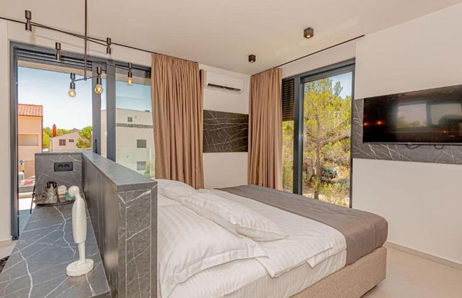 Luxury Contemporary Villa in Vodice With Pool, Sauna and Hot Tub - Foto 12