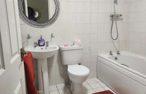 Glams Victoria apartment - Photo 36