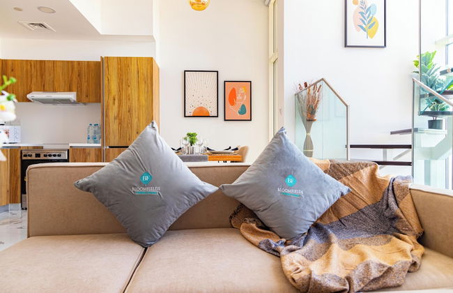 Bloomfields Spacious 2BR Duplex in Oasis - Photo 10