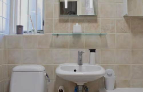 Charming 2 Bedroom Home 3 mins from Arsenal Station - Foto 18