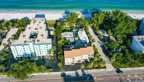 100 steps to beautiful Indian Rocks Beach, oceanside, 2 bedroom updated condo - Foto 5