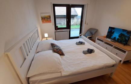 Apartment in Hanglage mit Garten und Balkon - Foto 14