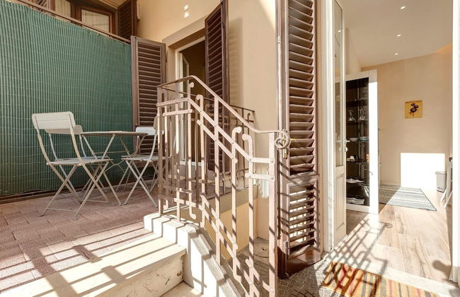 Central Berchet With Terrace and Private Entrance - Photo 19