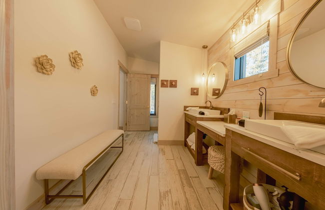 Wilderness Club Nest Modern Cabin Retreat for 9 w/ Hot Tub - Photo 26