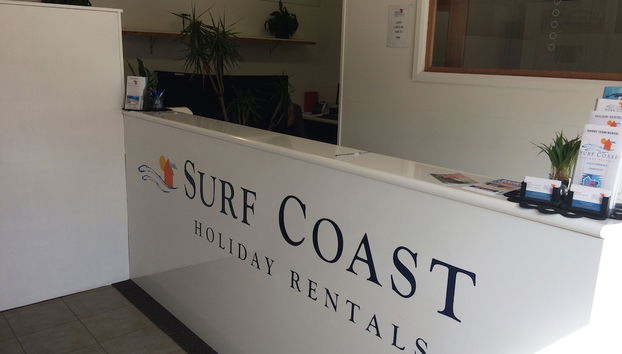 Mostrador de check-in y check-out