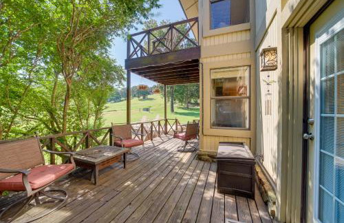 Spacious Arkansas Abode with Balcony and Fire Pit! - Foto 21