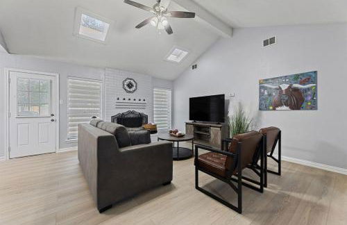 Spacious Retreat - Near IAH Airport & Lake Houston, Sleeps 9 - Foto 42