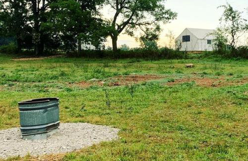 Fantastic Safari Tent Rental Ideal for Glamping in Missouri - Foto 6