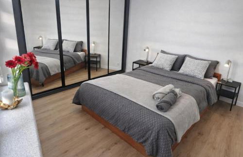 Apartament w Centrum z wanną z hydromasażem - Foto 20