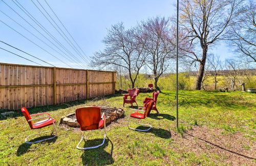 Creekfront Yellville Manor with Parlors and Fire Pit! - Foto 39