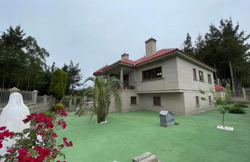 Impresionante casa con parcela en la naturaleza - Foto 1