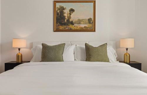 Polished Contemporary 2BR 2BA Private Balcony - Foto 19