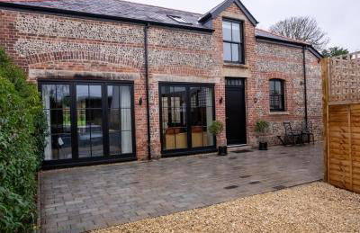 The Old Coach House - Hot Tub - Dorset - Photo 43