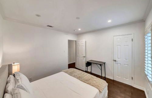 Charming 3BR with Ping-Pong and Spa! - Foto 45