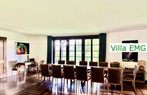 Luxus Ferienhaus Villa EMG München in Moosburg mit Pool, SPA, Kamin, Wald, See für Familien Gruppen bis 24 Personen - Foto 10