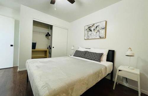 Gorgeous Abode 3 Bedrooms Hide-out in Mesa - Photo 28