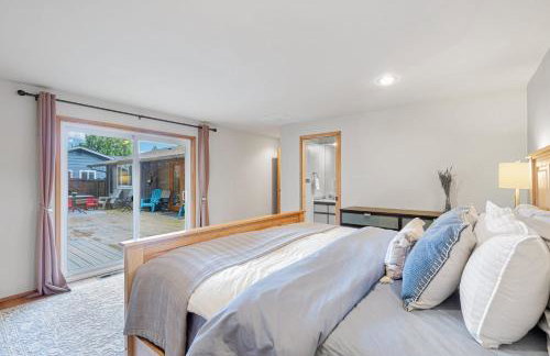 Charming and Spacious House with Relaxing Huge Deck - Foto 18