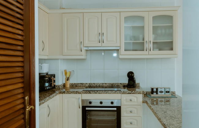 Seaview Splendor 2 Bedroom Modern Comfort - Photo 23