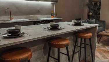 Magistrates Penthouse Suite - Town Centre Apartments with Spa - Foto 2