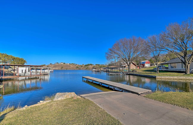 Hot Tub and Fire Pit! Cozy Granbury Escape Near Lake - Foto 39