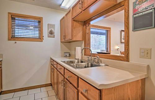 Riverfront Elkins Home with Fireplace and Deck! - Foto 13