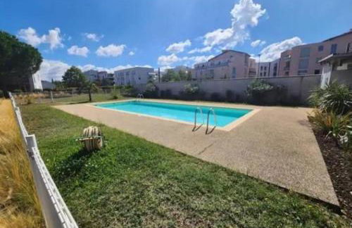 Le Courvoisy, Studio avec piscine, près Groupama Stadium et Salle Arena - Foto 3