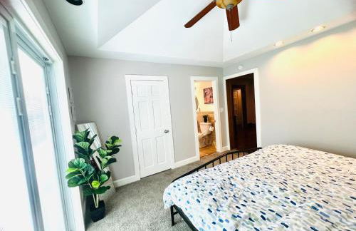 Spacious 6BR Home - Near Top Attractions - Photo 52