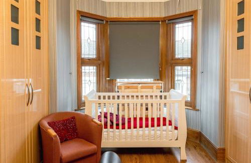 Huge 6 Beds House in Zone 2 London-MobileRateOffers-Families-Leisure-Parking-WiFi-PoolTable-Netflix-Sleeps15! - Foto 19