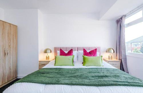 Comfy 3-BR Wirral Home | Free Parking & Wi-Fi - Foto 21