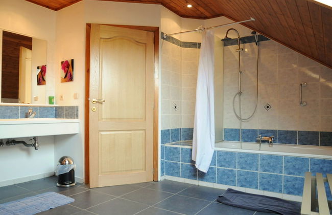 Holiday Home in Somme-leuze With Pool & Sauna - Foto 12