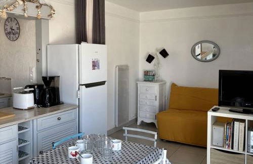 Appartement 4 Pers. en bord de mer avec parking privé et équipements complets - FR-1-529-41 - Foto 3