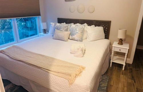 Gorgeous vacation home on the water with heated pool and sand! - Foto 20