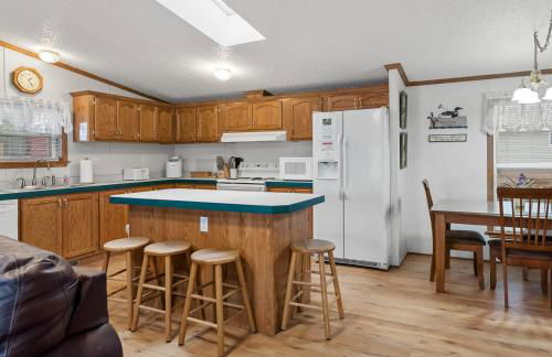 Picture Perfect Dual Home on the Lake - Foto 26